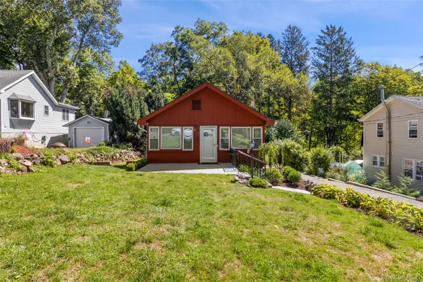 $599,000 | 6 Brookside Drive, Yorktown Heights, NY 10598