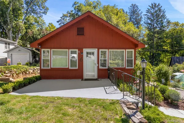 $599,000 | 6 Brookside Drive, Yorktown Heights, NY 10598