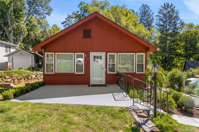 $599,000 | 6 Brookside Drive, Yorktown Heights, NY 10598