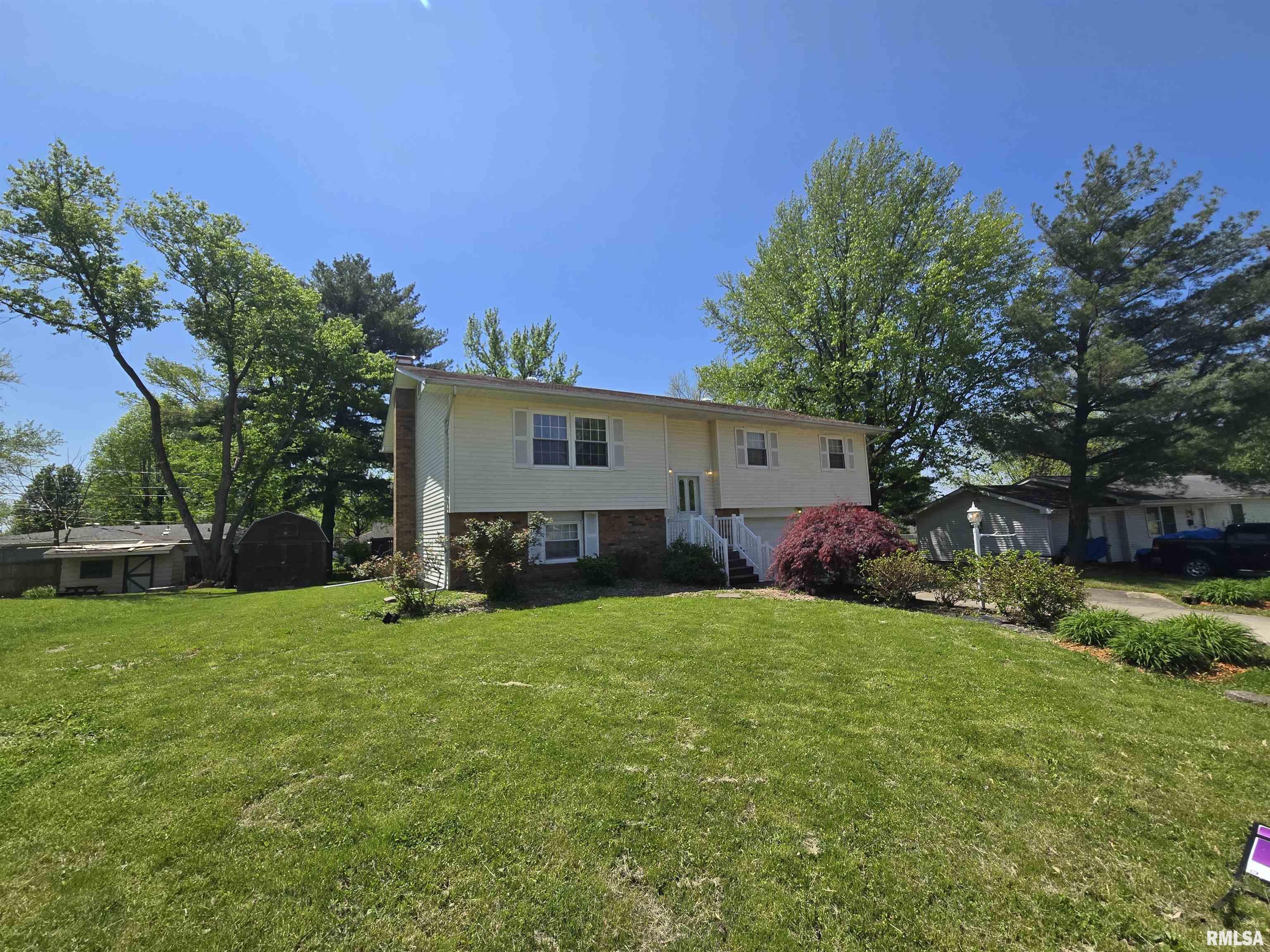 7 Circle Drive Mount Vernon, IL 62864 - Photo 2 of 62