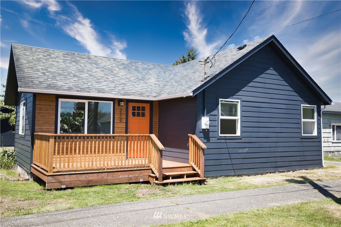 212 F Street Cosmopolis, WA 98537 - Photo 1 of 25 Gallery Image 1