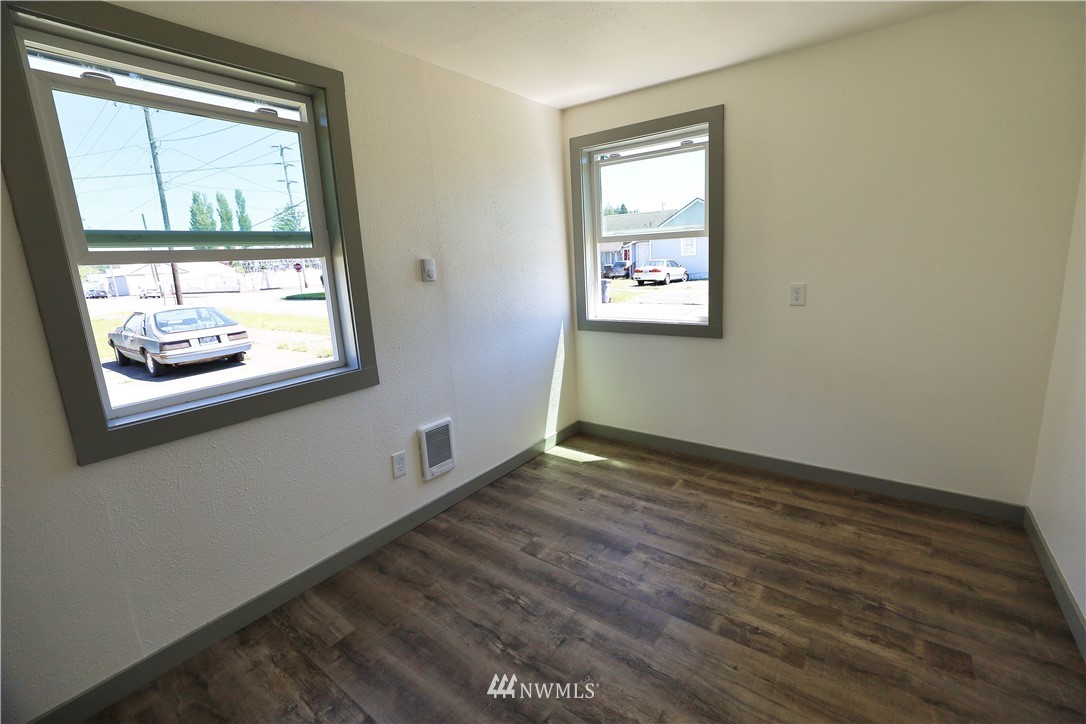 212 F Street Cosmopolis, WA 98537 - Photo 14 of 25 Gallery Image 14