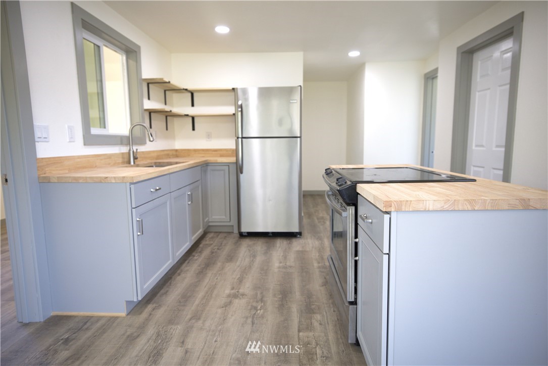 212 F Street Cosmopolis, WA 98537 - Photo 6 of 25 Gallery Image 6