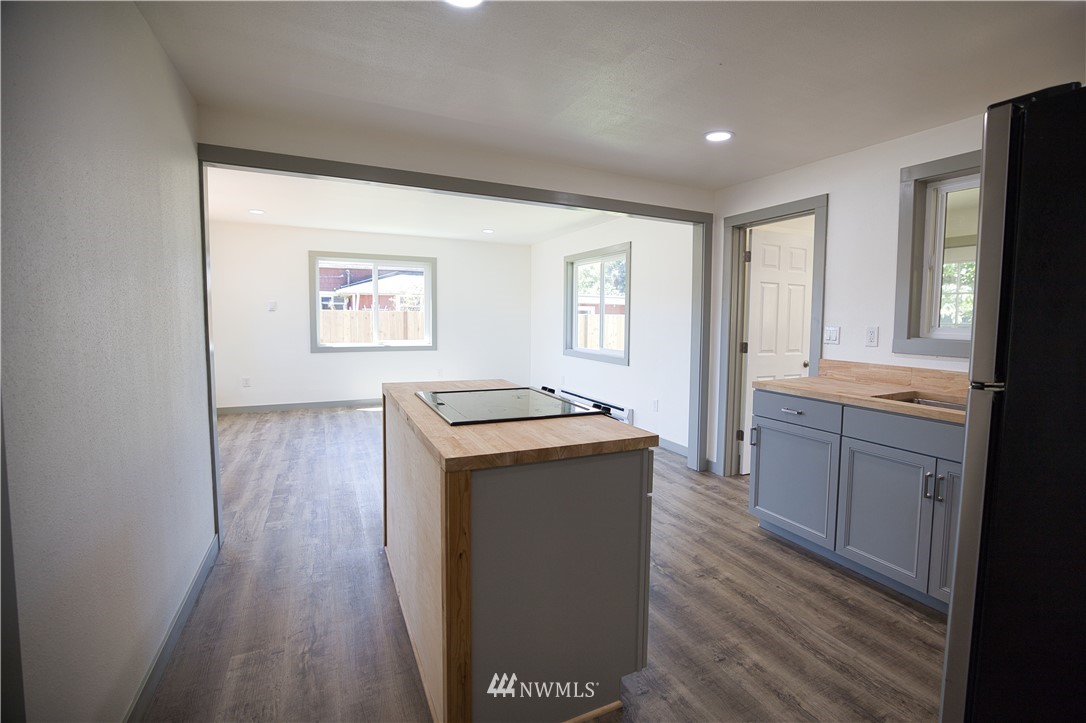 212 F Street Cosmopolis, WA 98537 - Photo 8 of 25 Gallery Image 8