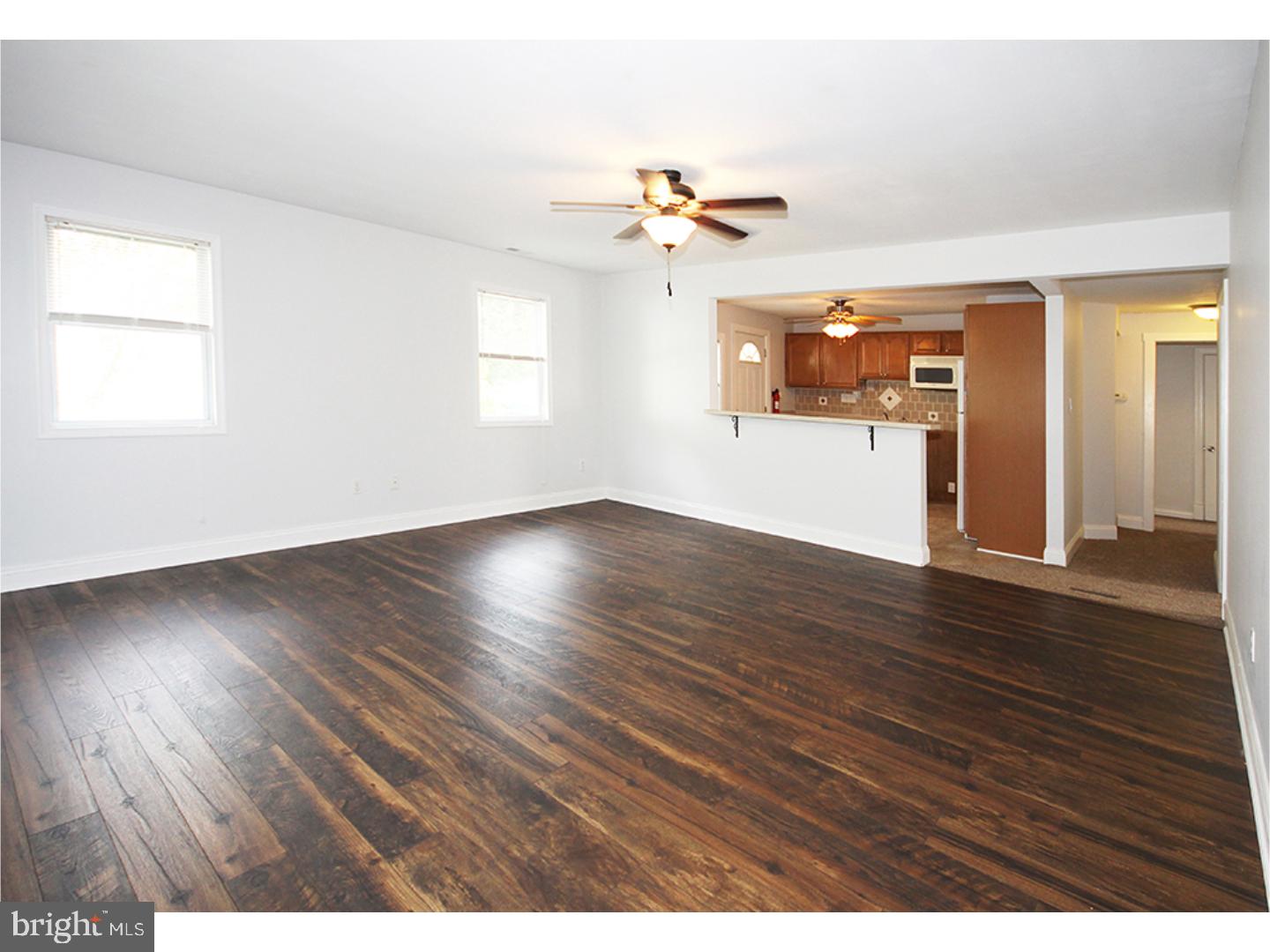 1036 Almonesson Road Deptford, NJ 08093 - Photo 4 of 22 Living Room