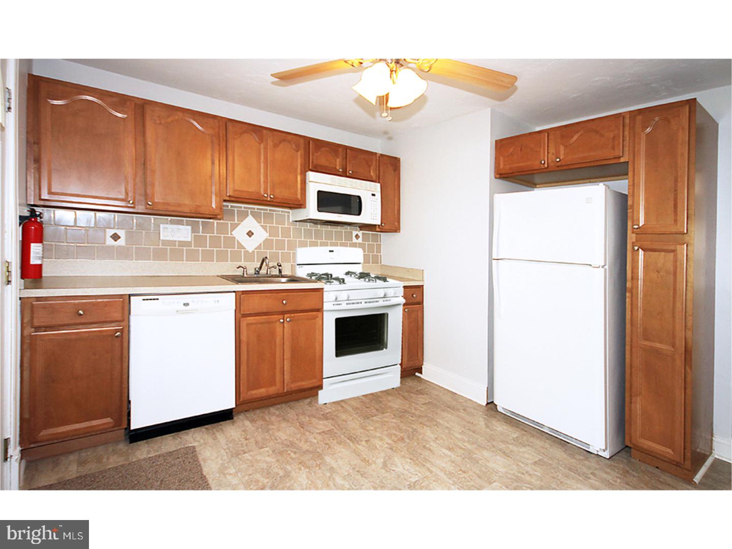 1036 Almonesson Road Deptford, NJ 08093 - Photo 8 of 22 Kitchen