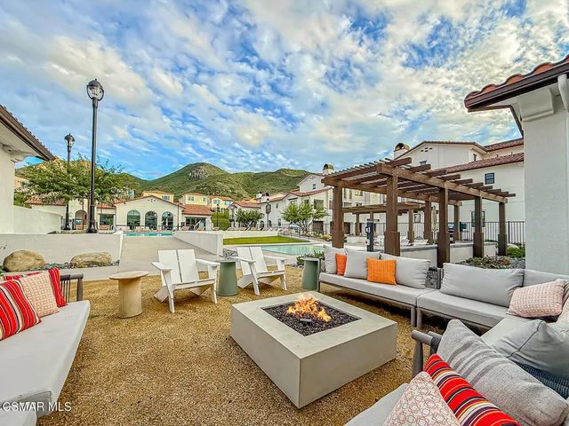 $949,900 | 335 Fraser, Camarillo, CA 93010