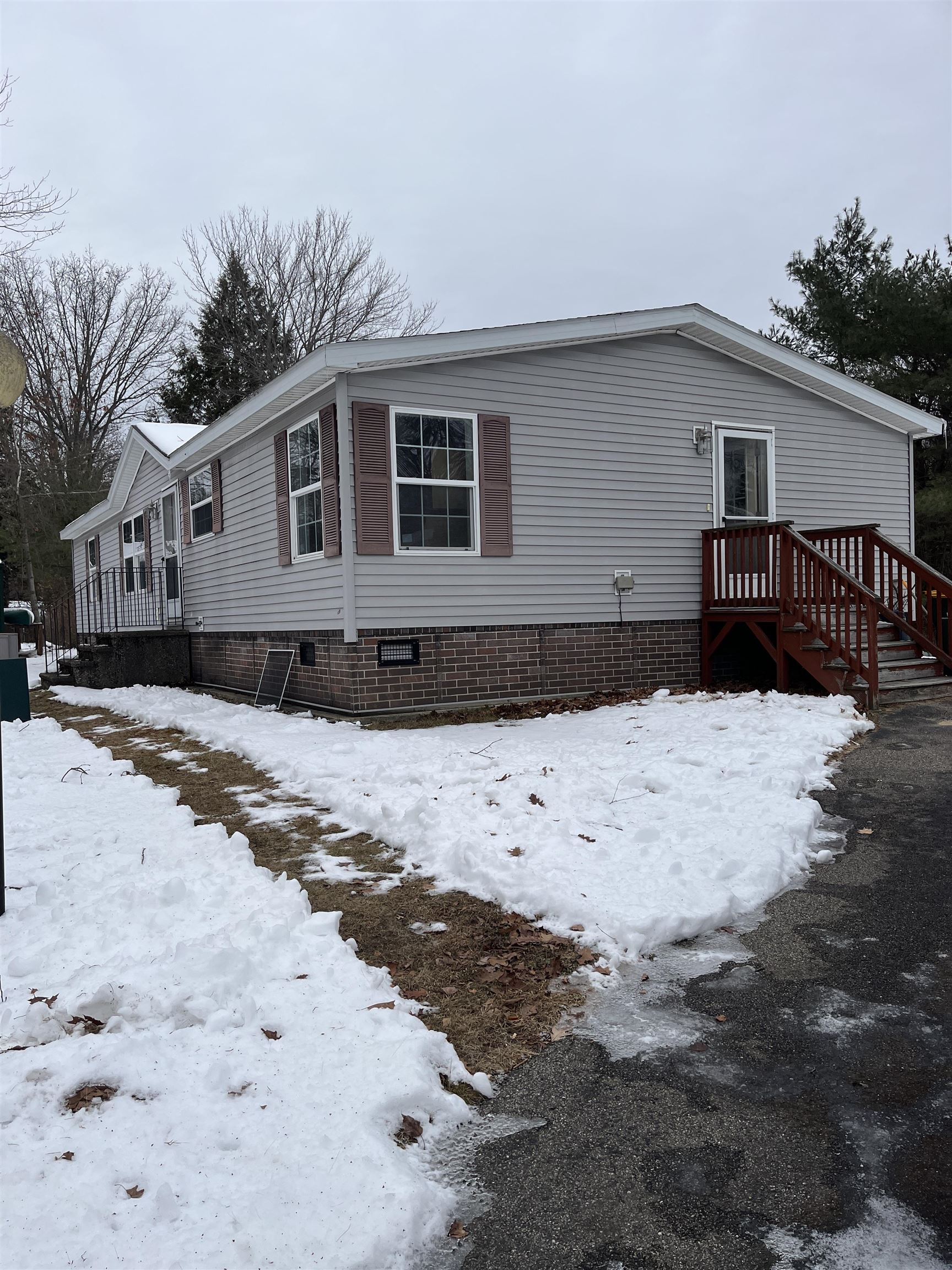 13 South Cranberry Rochester, NH 03867 - Photo 3 of 12