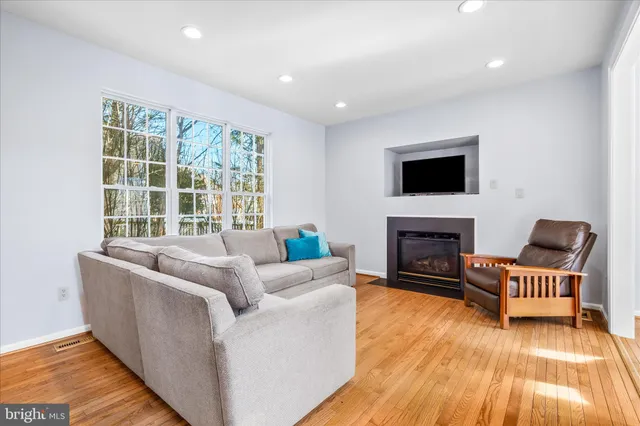 $735,000 | 11103 Knights Court, Germantown, MD 20876