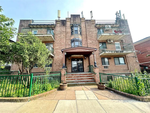 $399,000 | 130-14 60th Avenue, Unit 2E | Queensboro Hill