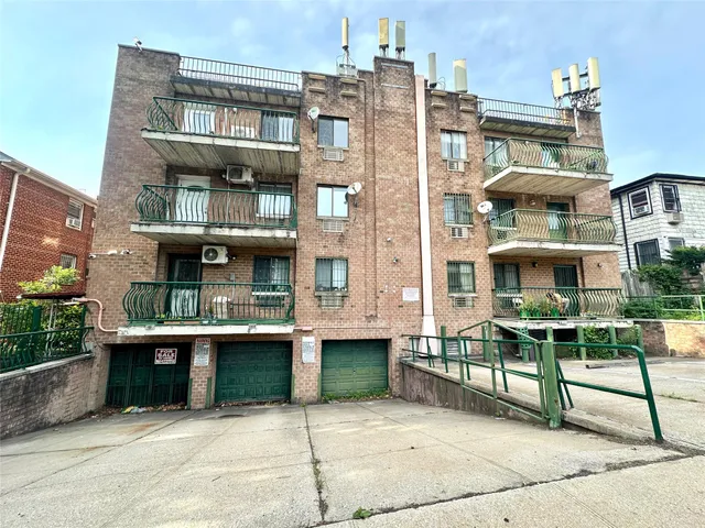 $399,000 | 130-14 60th Avenue, Unit 2E | Queensboro Hill