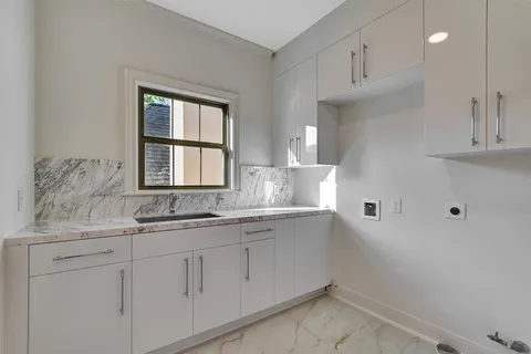 $2,000,000 | 74 Briar Hollow Lane, Houston, TX 77027