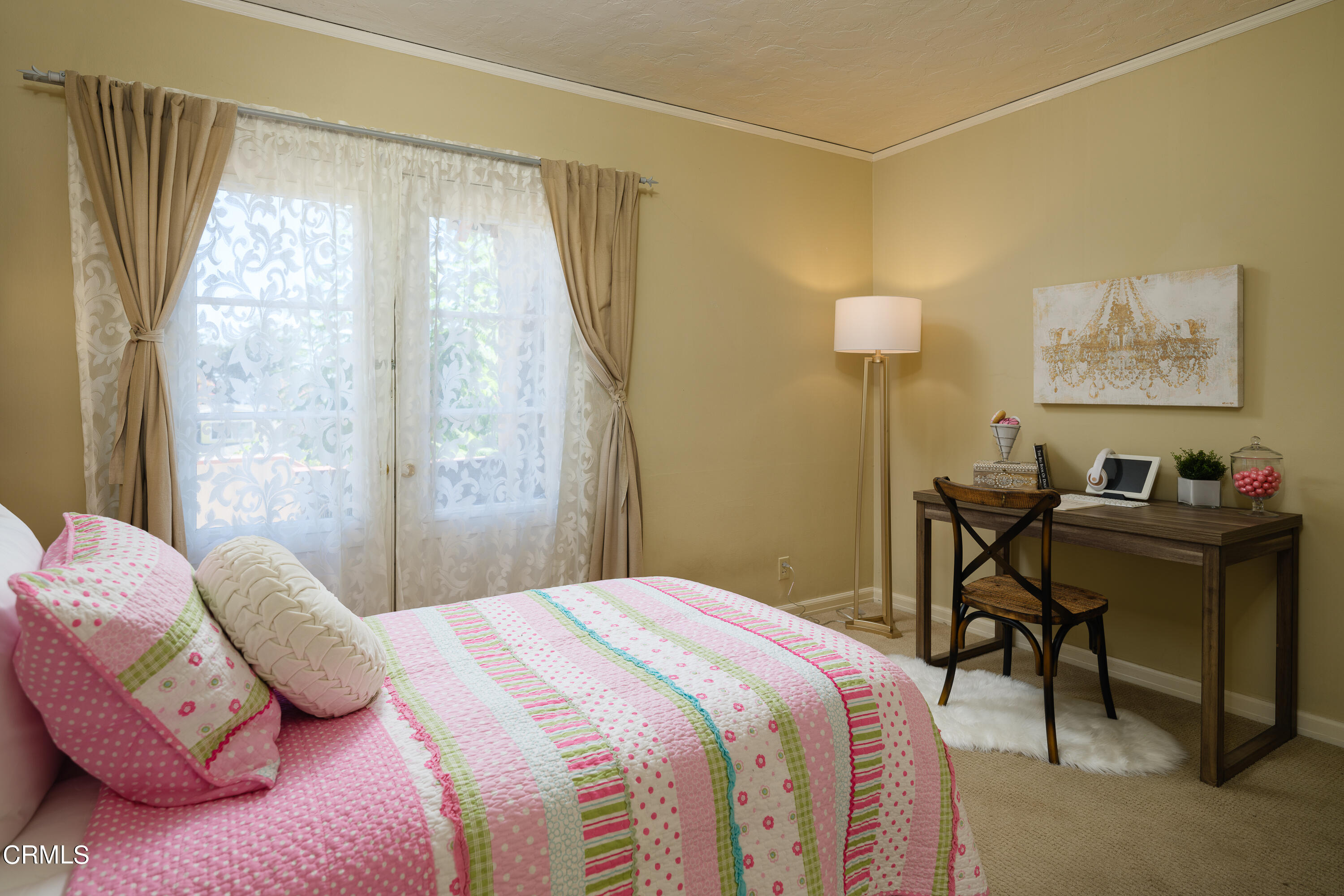 981 Parkman Street Altadena, CA 91001 - Photo 29 of 75 a bedroom with a bed and a table in it