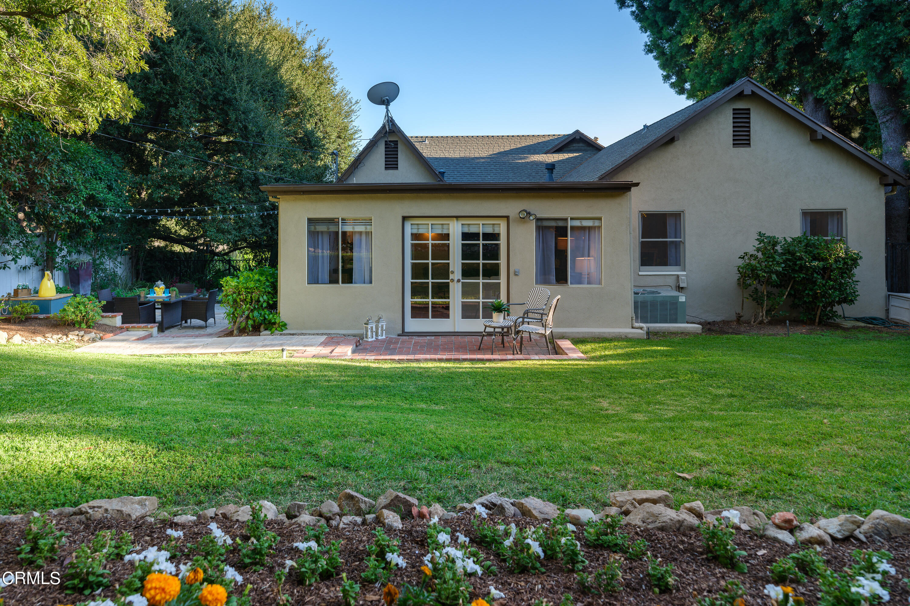 981 Parkman Street Altadena, CA 91001 - Photo 50 of 75 a front view of house with yard and green space