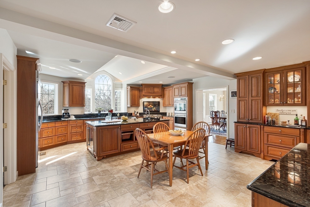 8 Farmland Circle Andover, MA 01810 - Photo 11 of 42