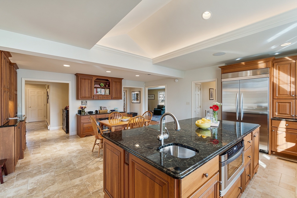 8 Farmland Circle Andover, MA 01810 - Photo 13 of 42