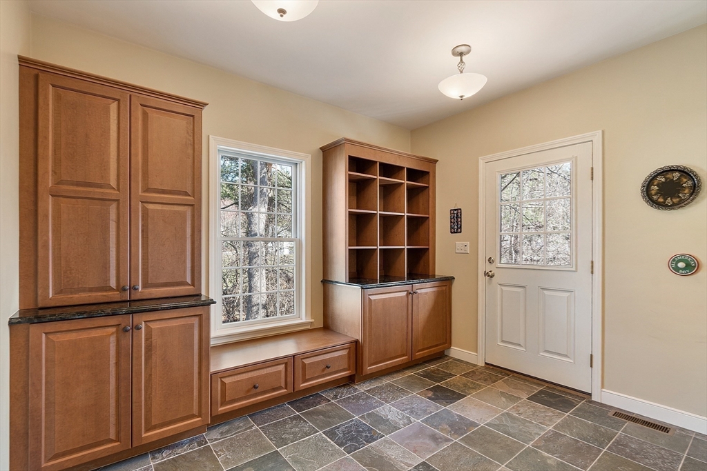 8 Farmland Circle Andover, MA 01810 - Photo 22 of 42