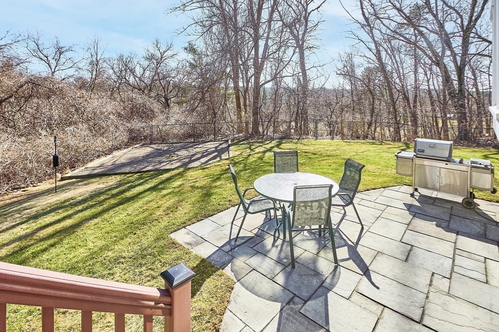 8 Farmland Circle Andover, MA 01810 - Photo 4 of 42