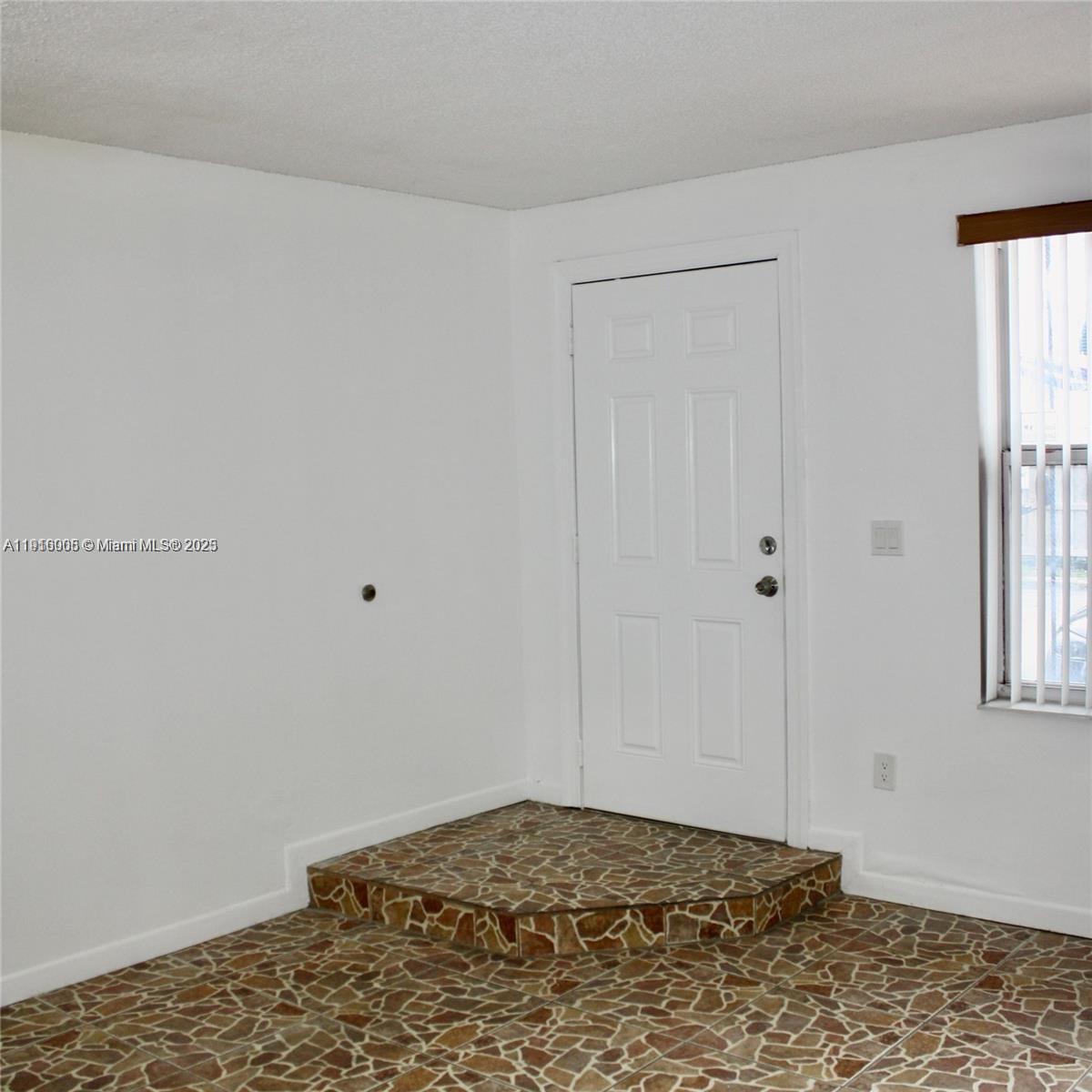 2079 West 54th Terrace, Unit 29 Hialeah, FL 33016 - Photo 21 of 43 a view of bedroom