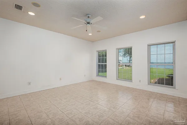 $880,000 | 5450 North Shore Road, Pensacola, FL 32507