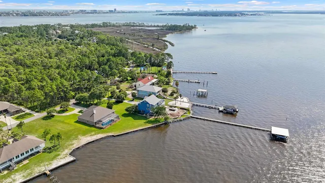 $880,000 | 5450 North Shore Road, Pensacola, FL 32507