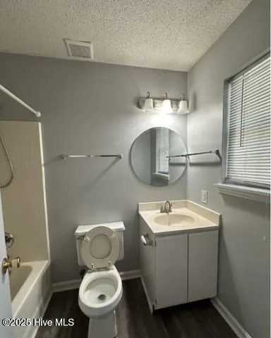 $1,200 | 205 Live Oak Court, Midway Park, NC 28544