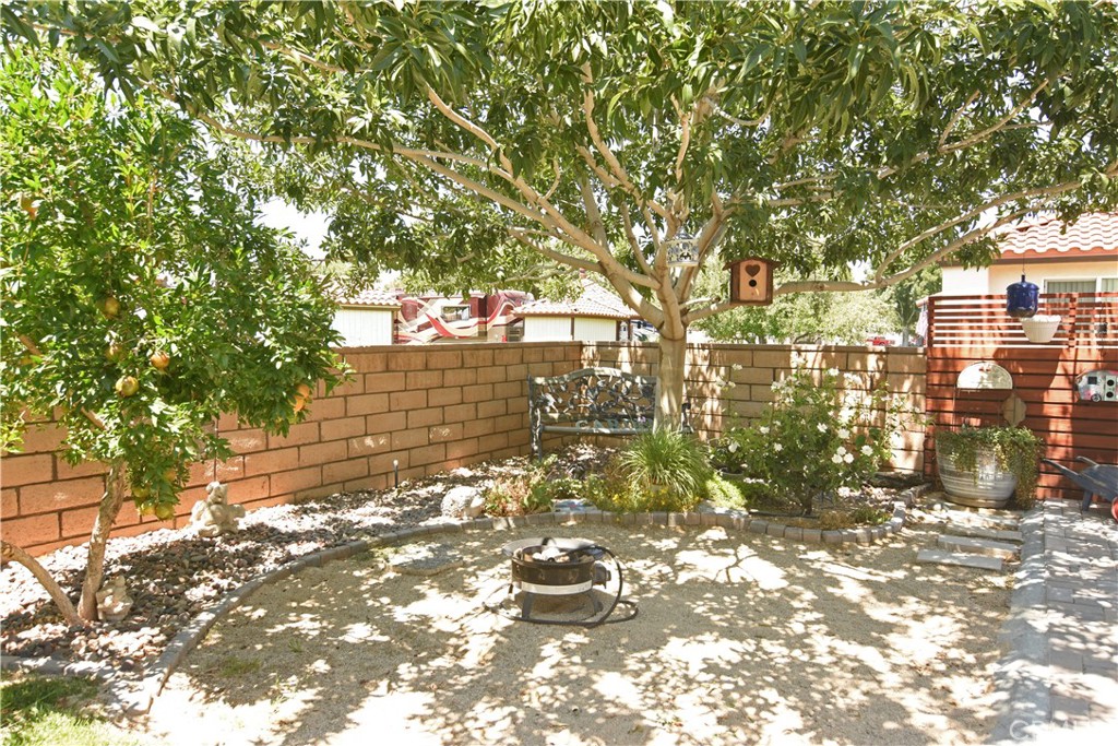 11620 Ridgemark Road Apple Valley, CA 92308 - Photo 18 of 27