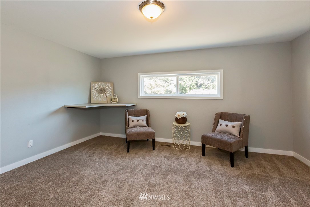 1723 Southeast Fenton Road Port Orchard, WA 98367 - Photo 11 of 35 Gallery Image 11