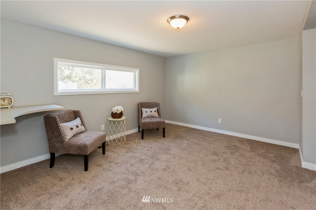 1723 Southeast Fenton Road Port Orchard, WA 98367 - Photo 12 of 35 Gallery Image 12