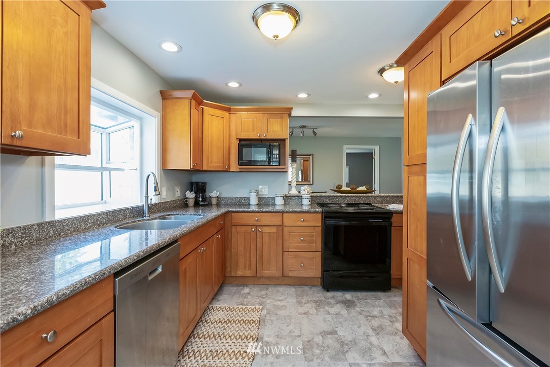 1723 Southeast Fenton Road Port Orchard, WA 98367 - Photo 18 of 35 Gallery Image 18