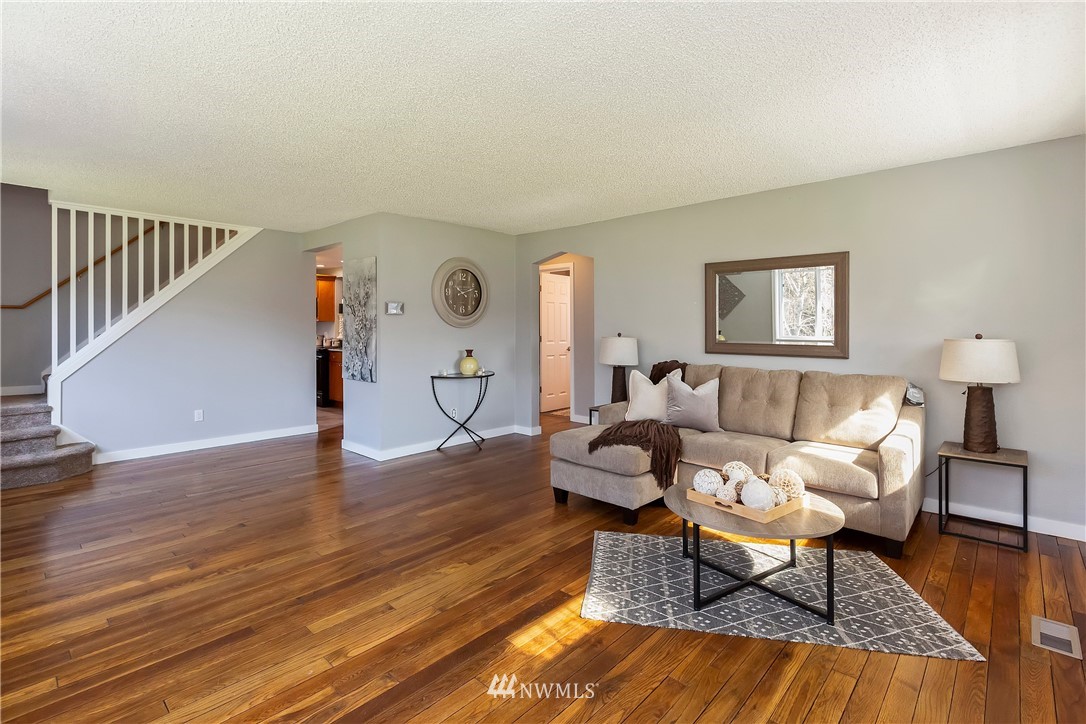 1723 Southeast Fenton Road Port Orchard, WA 98367 - Photo 5 of 35 Gallery Image 5