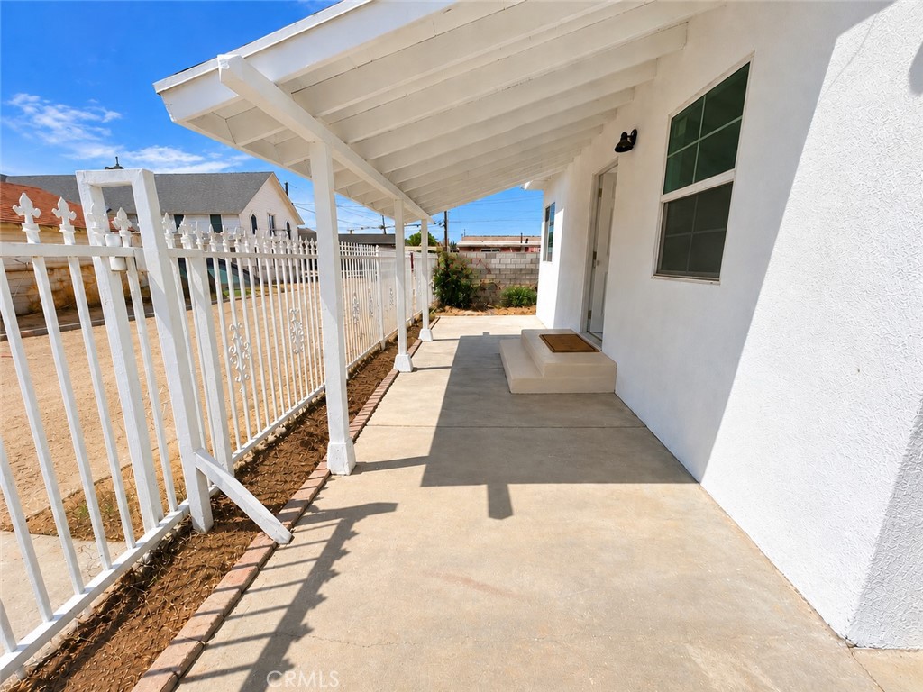 922 Center Street Riverside, CA 92507 - Photo 2 of 22 Front Door
