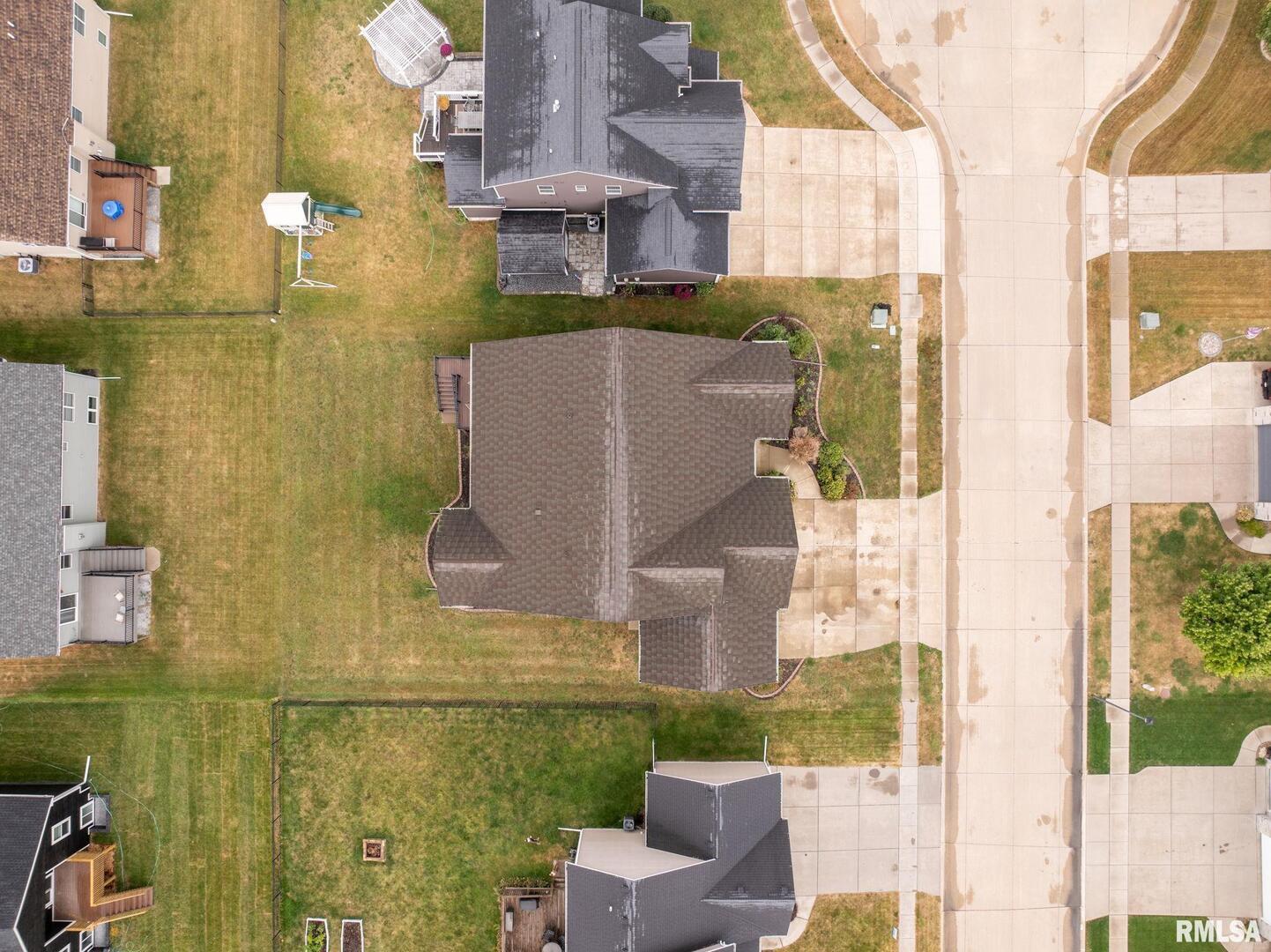 1422 Racine Court Davenport, IA 52804 - Photo 41 of 53 a aerial view of a house with a yard