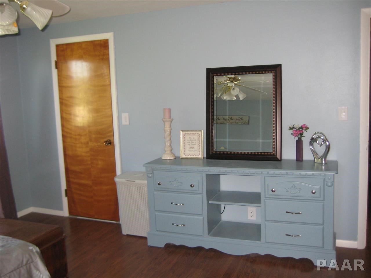 1002 South Main Street Washington, IL 61571 - Photo 14 of 19 Gallery Image 14