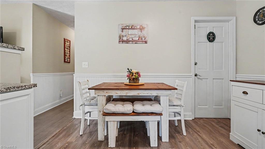 162 Oak Ridge Place Mount Airy, NC 27030 - Photo 7 of 27 Eat in kitchen with door that leads to basement