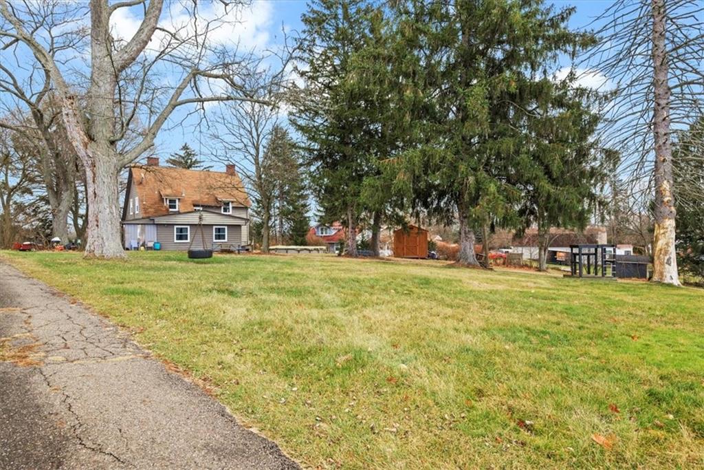 435 Dutch Ridge Road Beaver, PA 15009 - Photo 31 of 38 a view of a volley ball court