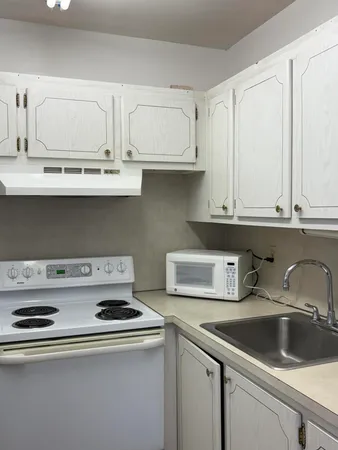 $1,250 | 44 Waltham B, West Palm Beach, FL 33417