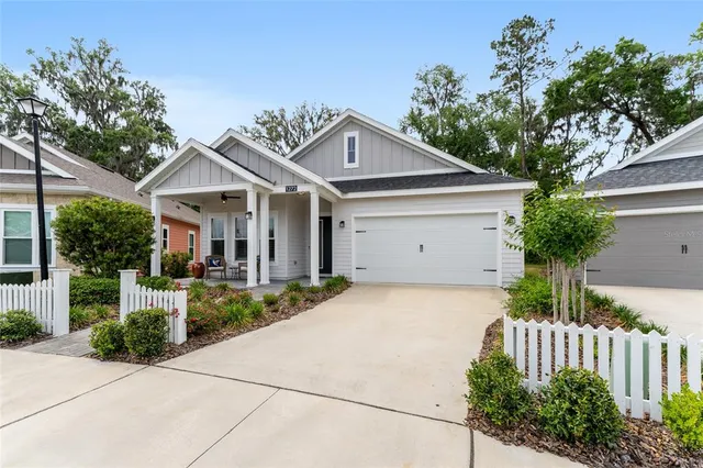 $390,000 | 1272 Northwest 132nd Boulevard, Newberry, FL 32669