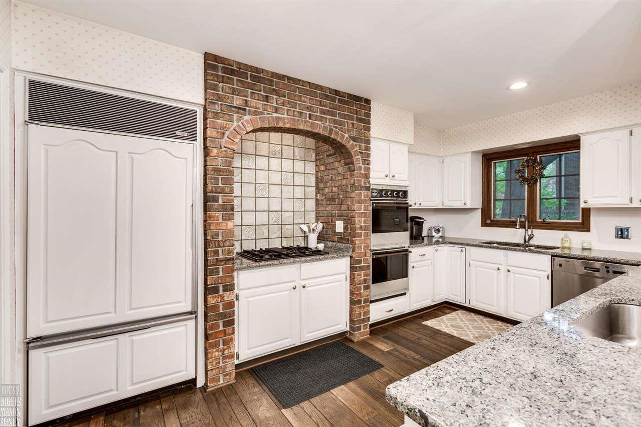 240 Cloverly Road Grosse Pointe, MI 48236 - Photo 17 of 49 31324429-16.JPG