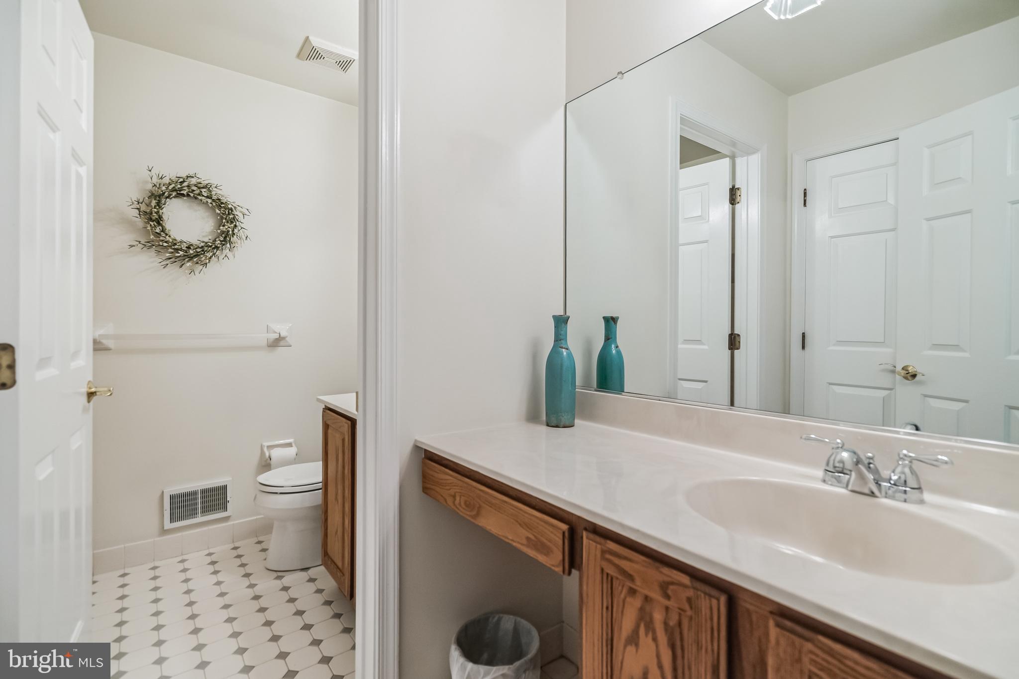 111 Ridgeview Lane Doylestown, PA 18901 - Photo 19 of 30 Hall Bath