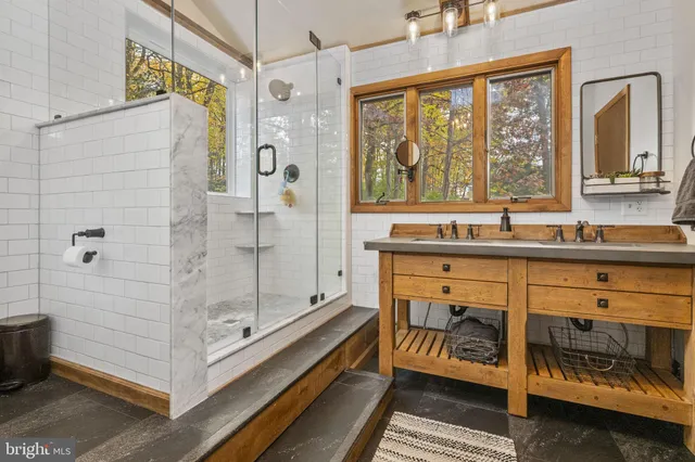 $615,000 | 10 Woods Road, Elverson, PA 19520