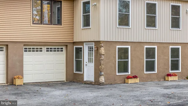 $615,000 | 10 Woods Road, Elverson, PA 19520