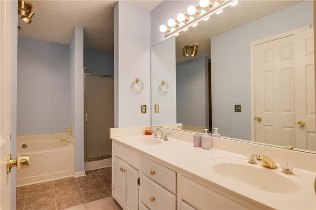 2525 Johnson Ridge Road Antioch, TN 37013 - Photo 11 of 16 Master Bath.