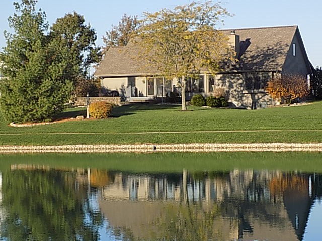 109 Lake Court Decatur, IN 46733 - Photo 2 of 36