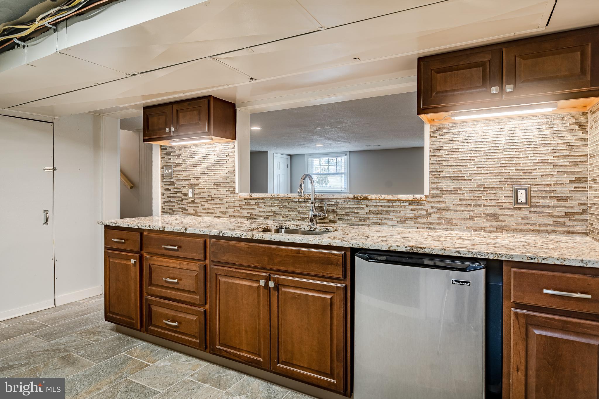 700 Cambridge Road Brookhaven, PA 19015 - Photo 25 of 42 Wet Bar
