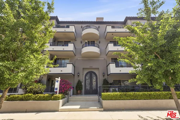 $4,750 | 11218 Camarillo Street, Unit 303, Toluca Lake, CA 91602