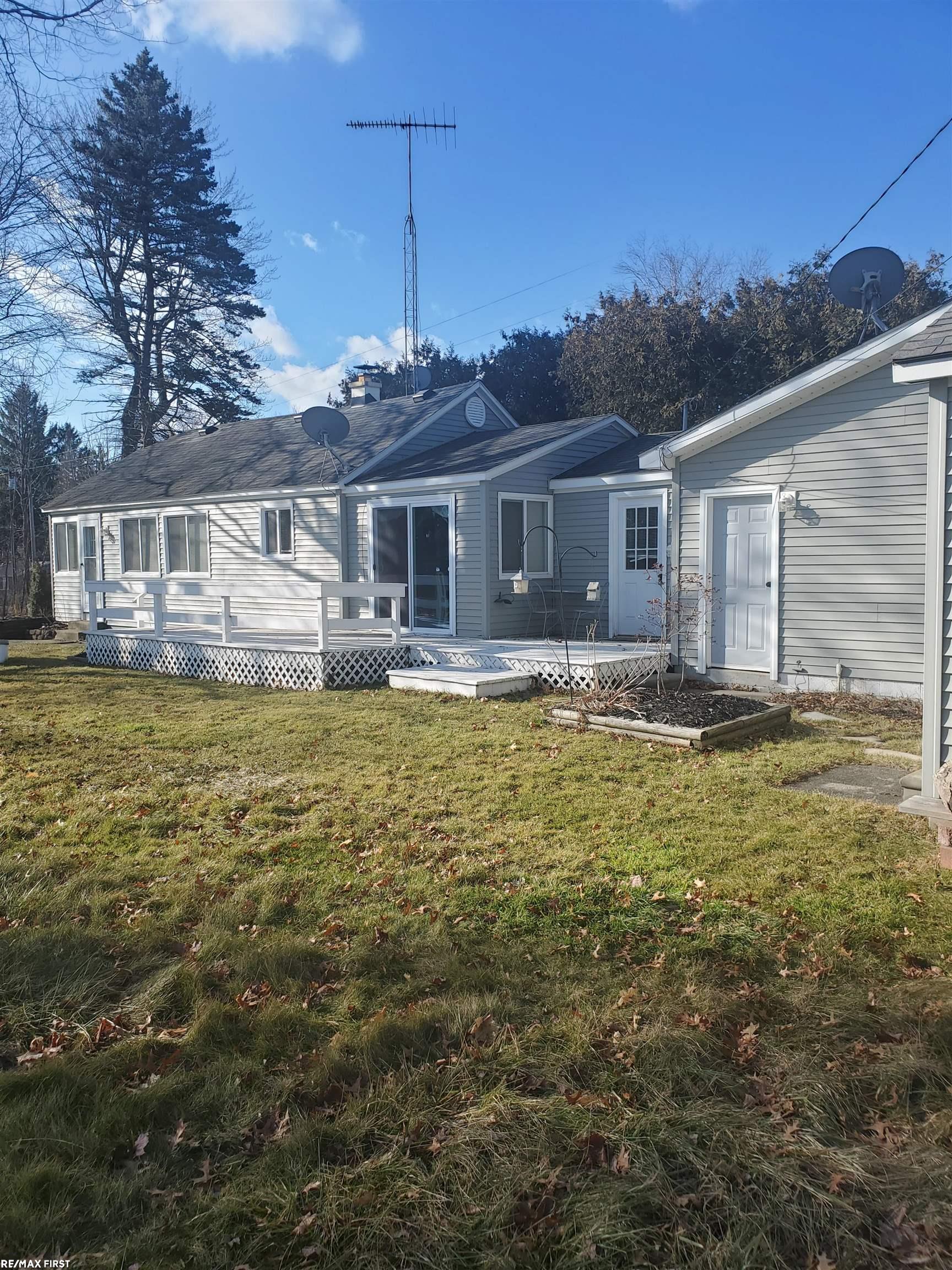 7453 Elmwood Road Lexington, MI 48450 - Photo 4 of 21 50135502-1480723d-bb5f-4861-a94f-f340ff654a5c.JPG