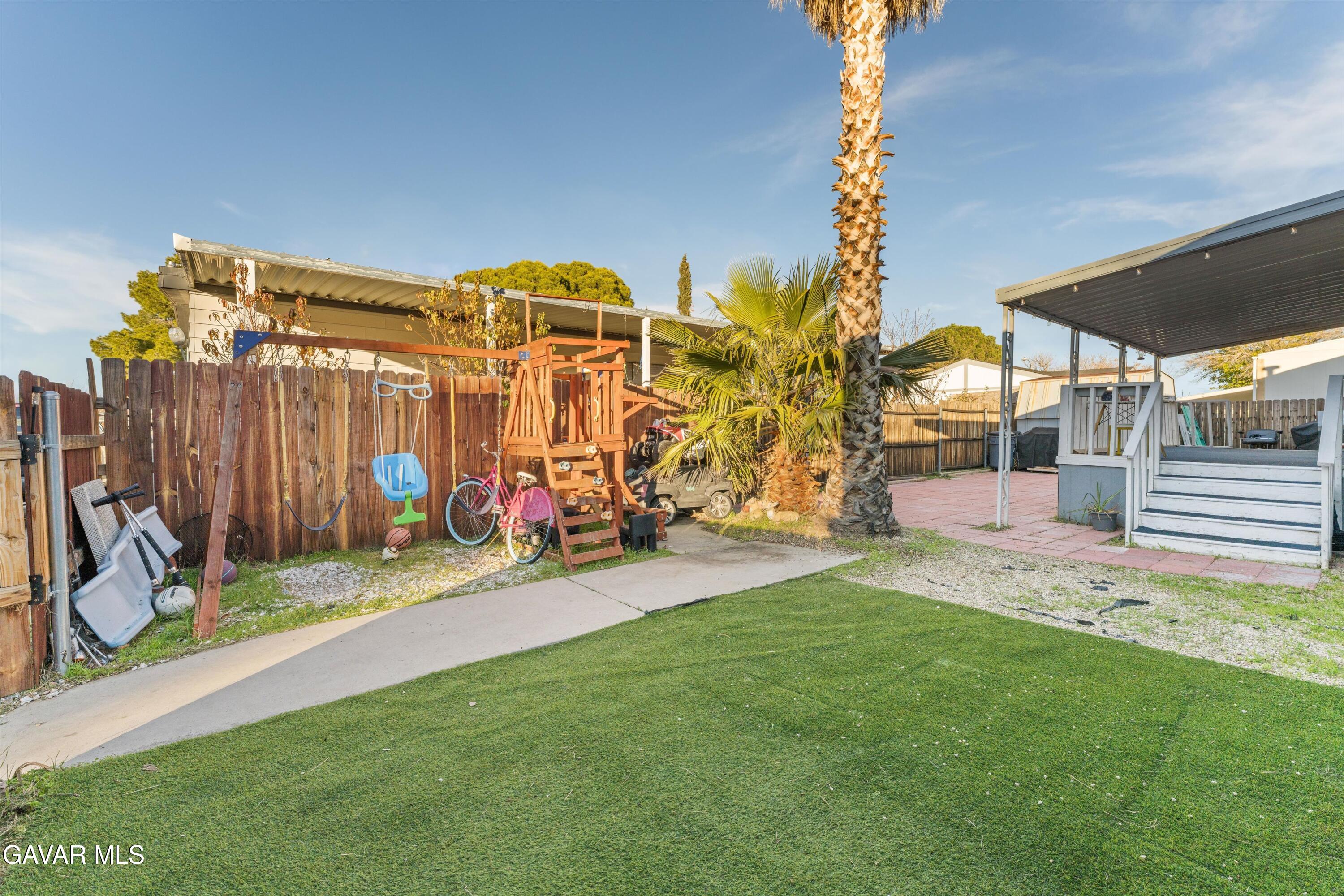 5711 Columbia Way Lancaster, CA 93536 - Photo 11 of 21 a view of outdoor space and yard