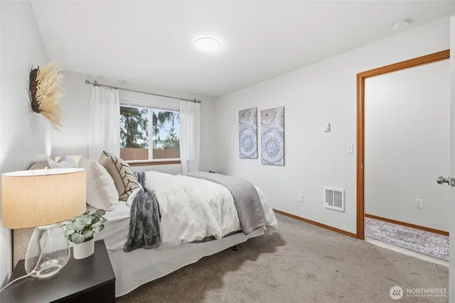 $398,900 | 427 Oak Hill Lane, Burlington, WA 98233