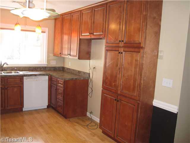 3220 Rockingham Road High Point, NC 27265 - Photo 7 of 16 Kitchen.